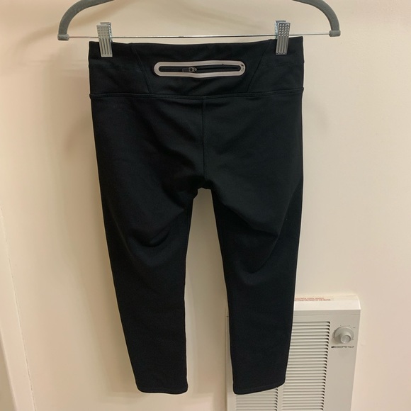 Cropped Black Athleta Leggings - Picture 2 of 3